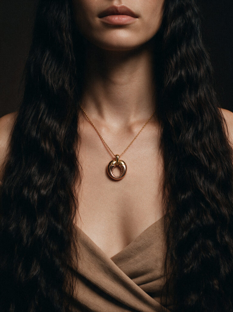 Gold and diamonds Pendant Kholdina Studio
