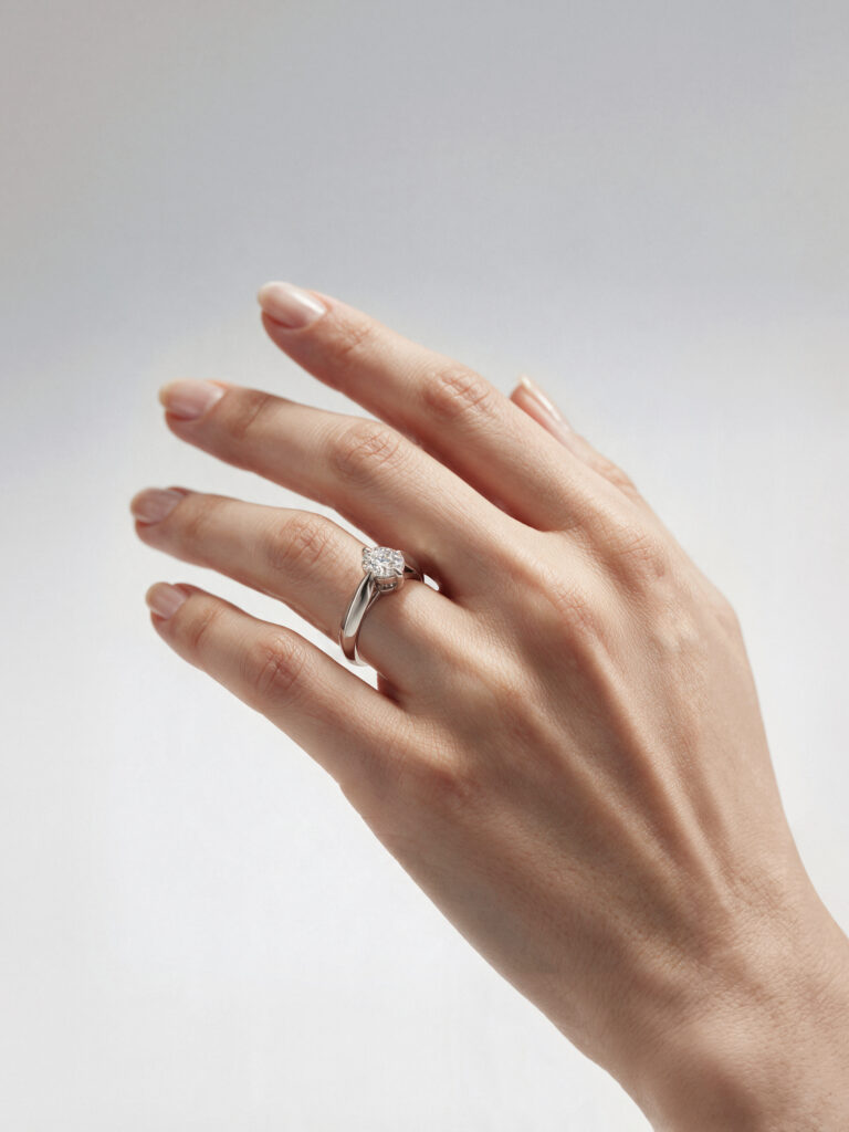 The Quiet Classic 1.5ct round brilliant lab diamond, eagle prong setting